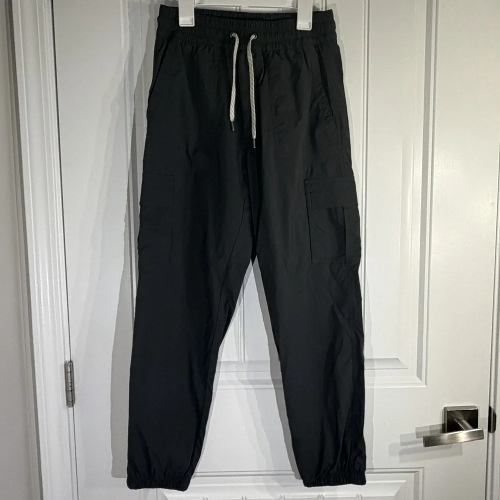 Vuori Womens Grey Birch Cargo Pocket Performance Sweatpant Joggers Gym‎ Sz XS